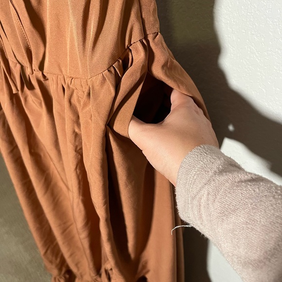 Brown cottage-core dress - Picture 6 of 9